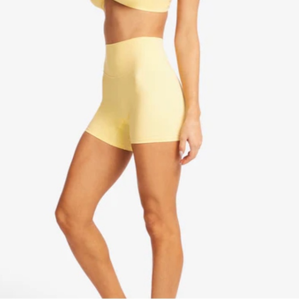 Aritzia TNA Ribbed Bike Shorts